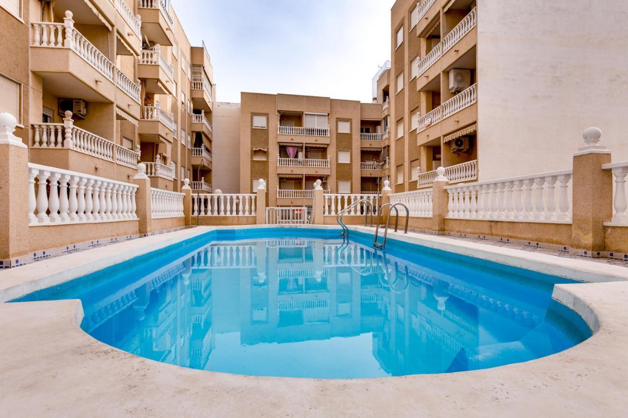 Apartment Caballero de Rodas Torrevieja Exterior foto